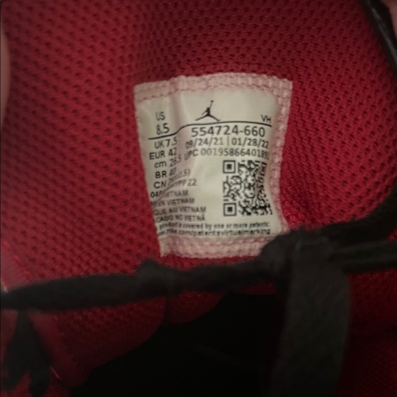 Nike men’s Black and Red High-Top Sneakers - Picture 2 of 4